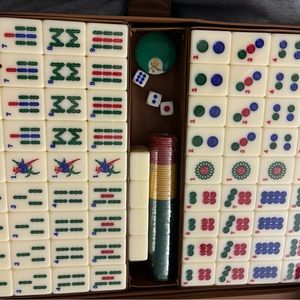 Chinese Ming Mahjong Lucite Tiles Chong Set With Case